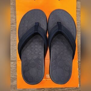 Vionic navy flipflops